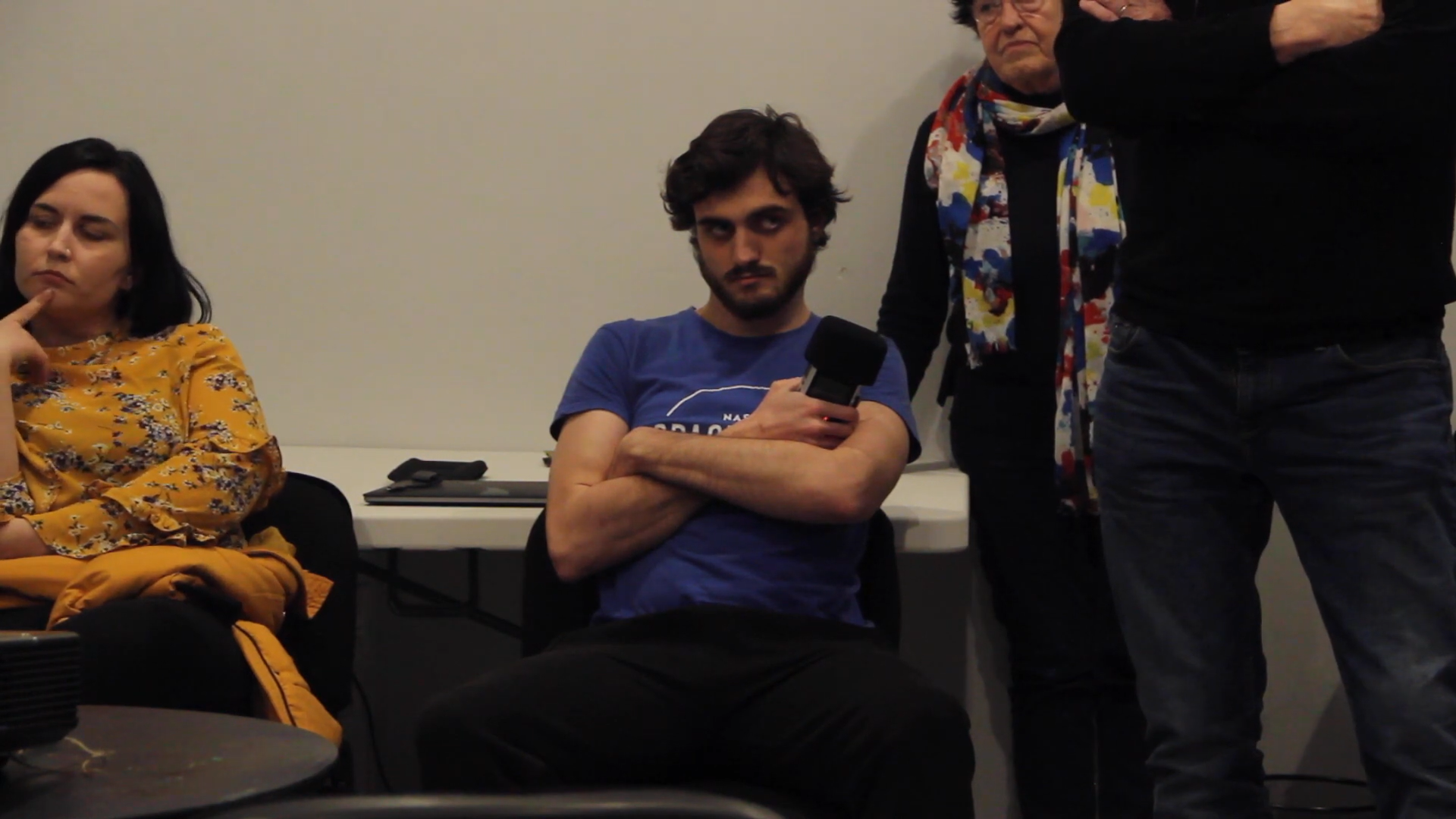 Ντοκιμαντέρ υπό Κατασκευή — film still